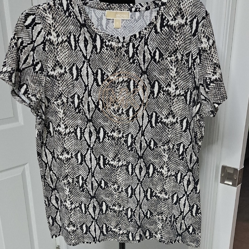 MICHAEL Michael Kors Black and White Snake Print Tee